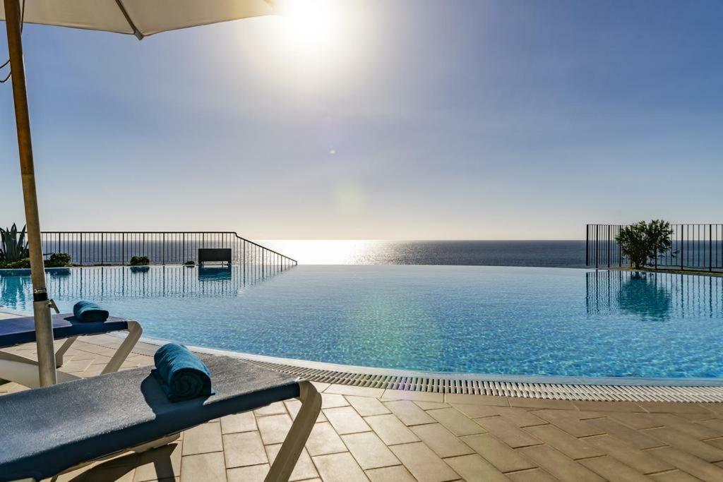 Formosa Infinity Pool Apartment Funchal  Esterno foto